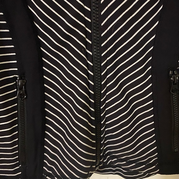 Lululemon Define Jacket - Picture 8 of 8